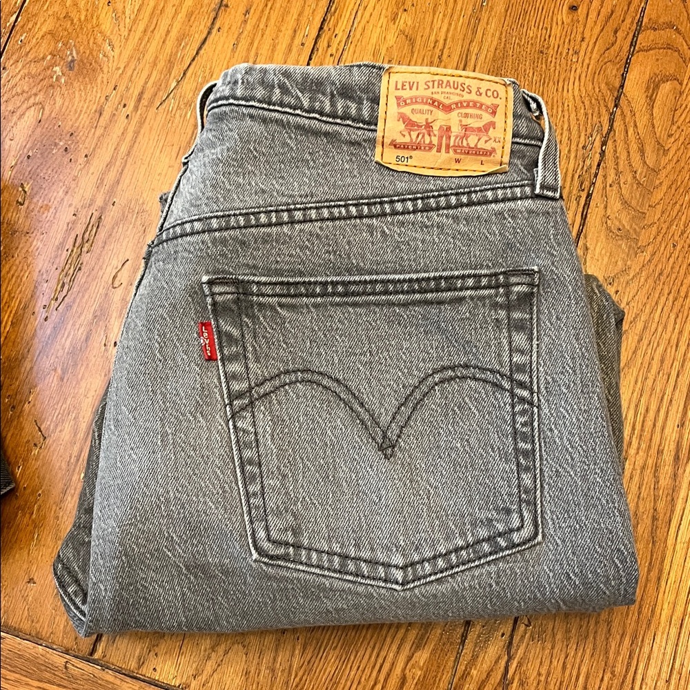 Levi's 501 cropped 31x24